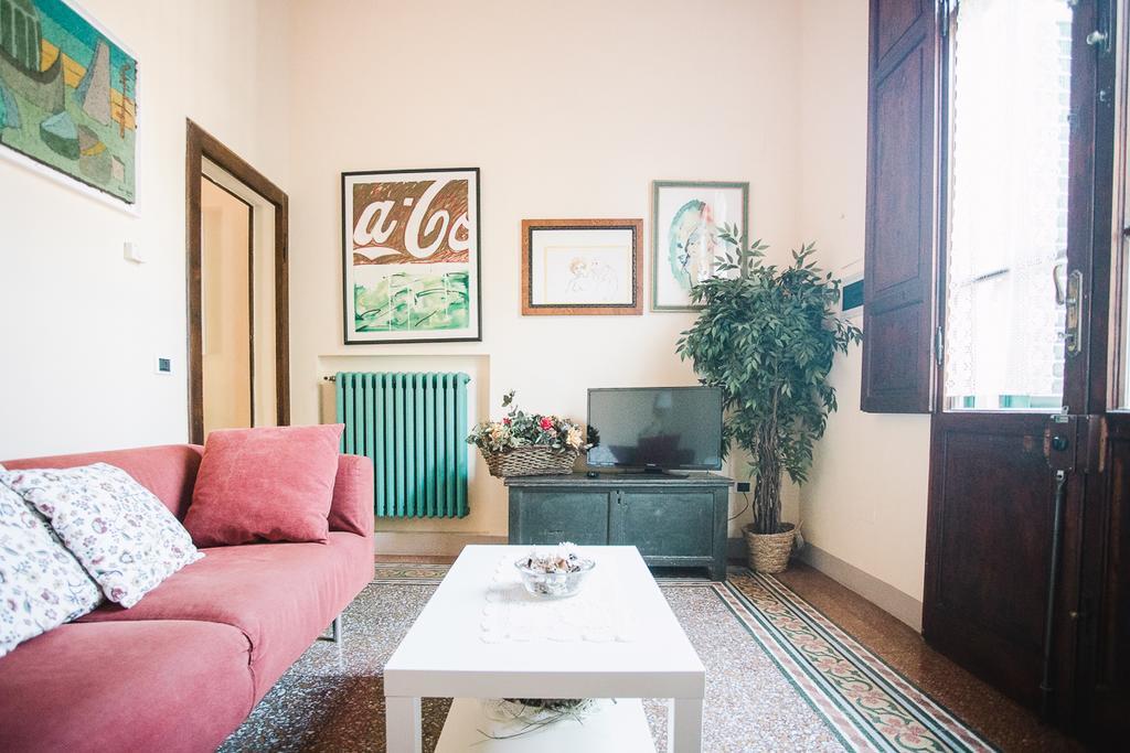 La Casetta Di Filippo E Chiara Pise Extérieur photo